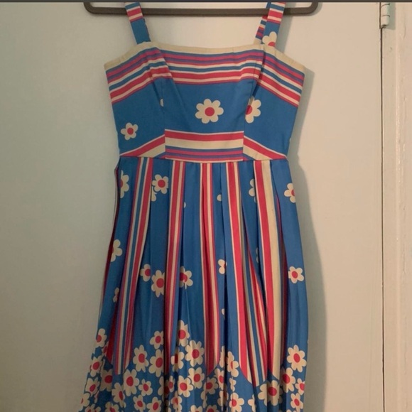 Betsey Johnson Dresses & Skirts - Betsey Johnson Blue and Pink Floral Sleeveless Dress Size 2